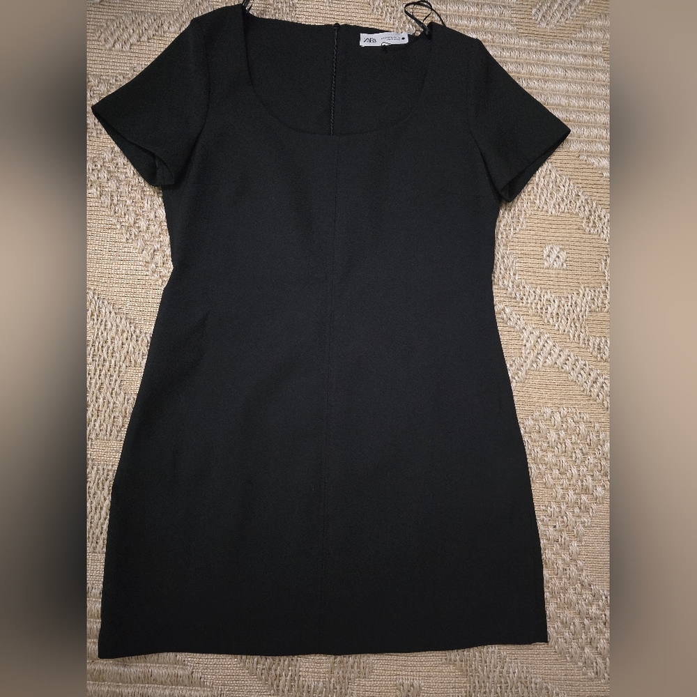Classic Short Sleeve Black Dress - Picture 2 of 15